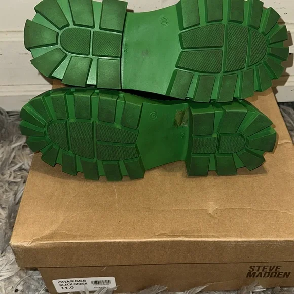 Steve Madden Charges Black, Zip Up with Green chunky heel boots. - Picture 2 of 6